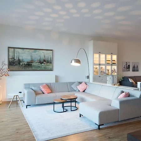 Appealing In With Balcony Terrace Apartment *